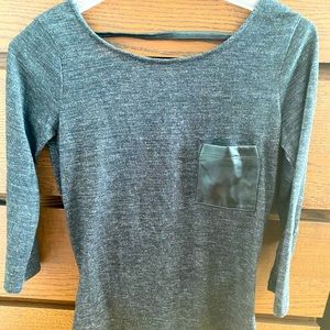XS top, very good condition.